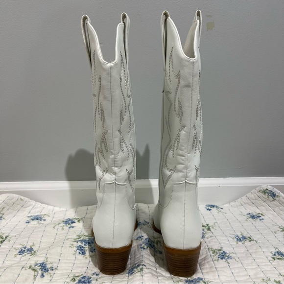 white mid-calf cowboy boots (women’s) - Picture 5 of 6